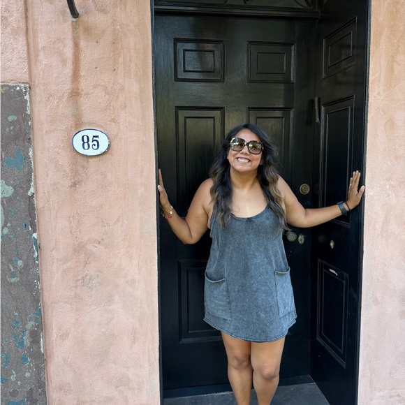 Meet your Posher, Olivia - Picture 2 of 2